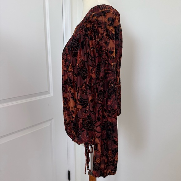 Chico's Brown Burnout Velvet Blouse Long Sleeves Drawstring Hem Size 2/Large - Picture 4 of 10